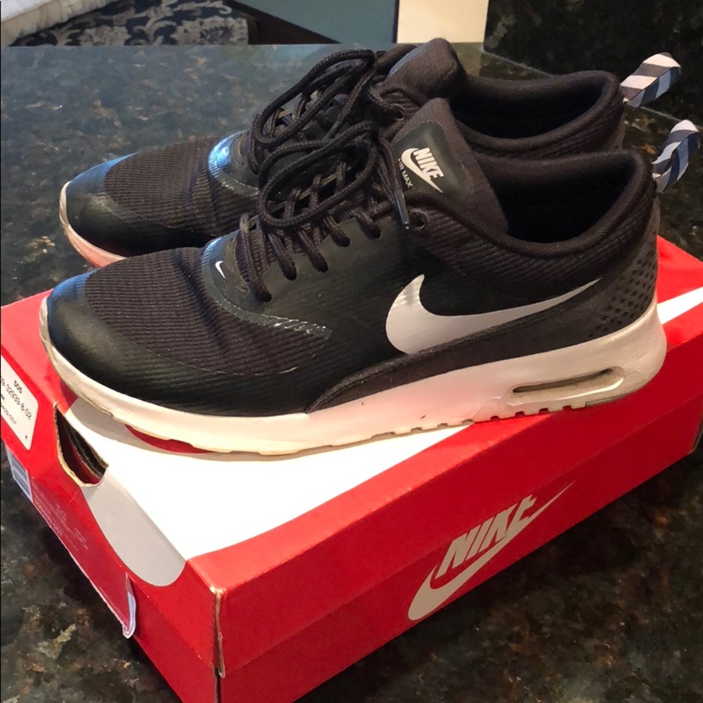 Nike women’s air max Thea